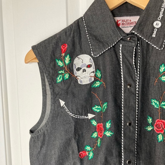 Riley & McCormick Sleeveless Western Shirt - Picture 3 of 7
